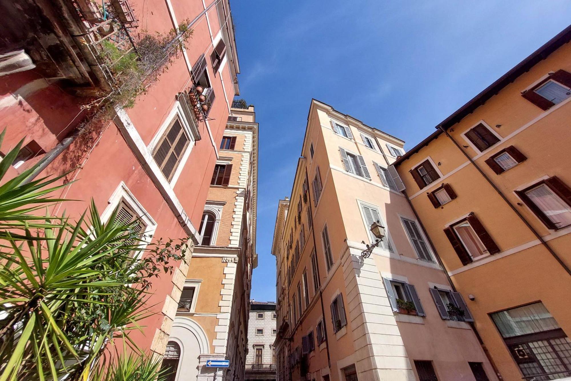 Dainty Paradiso Near Piazza Navona Apartment Rome