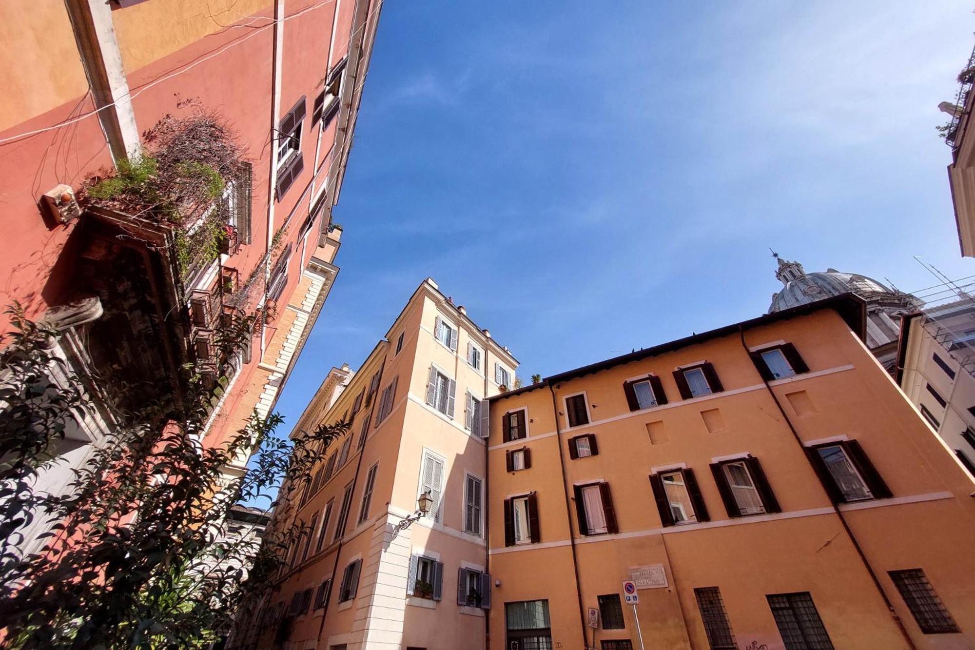 Dainty Paradiso Near Piazza Navona Apartment Rome